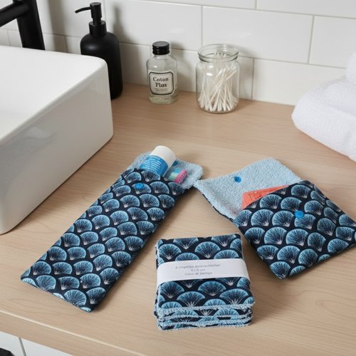 Ensemble étui brosse à dent, 6 lingettes et pochette savon