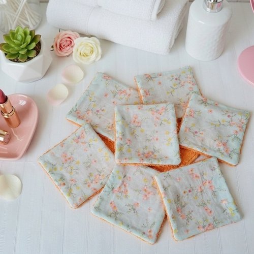 Lot de 8 lingettes démaquillantes coton imprimé et éponge