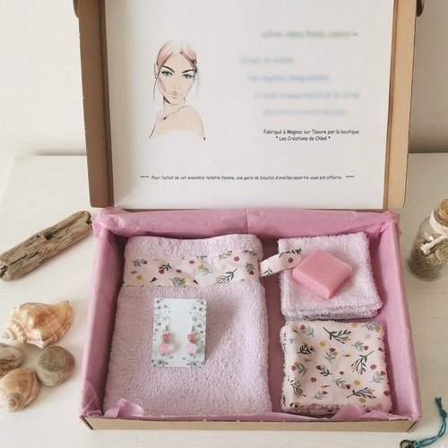 Box gant de toilette et 8 lingettes couleur rose
