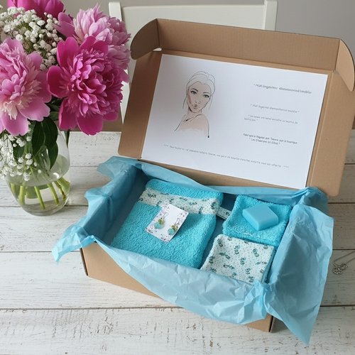 Box gant de toilette et 8 lingettes couleur bleu