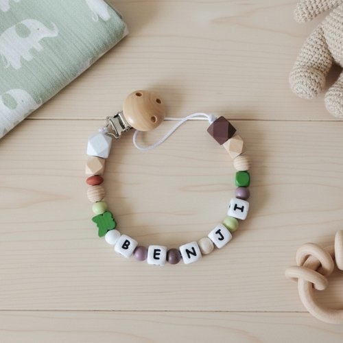 Attache tétine personnalisée perles bois et silicone