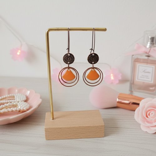 Boucles d'oreilles anneaux cuivre rouge et sequin émail triangle