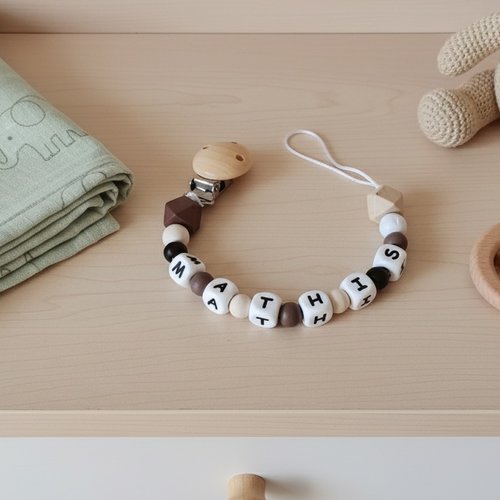 Attache tétine personnalisée perles bois et silicone