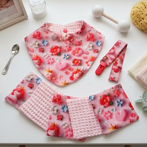 Coffret naissance/box naissance bavoir, doudou, attache tétine et 8 lingettes