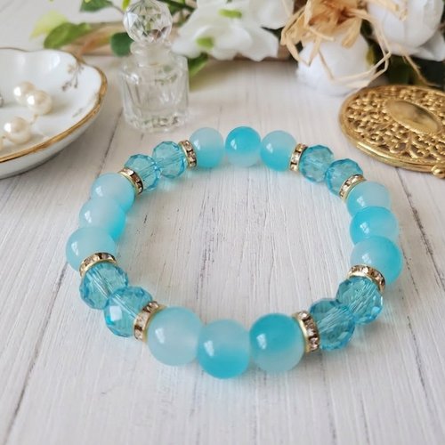 Bracelet perles en verre imitation jade et à facettes bleues