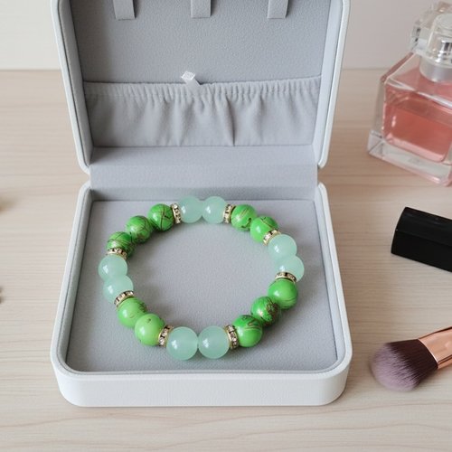 Bracelet perles en verre imitation jade vert pale et tréfilé