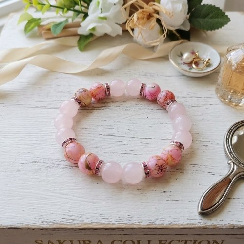Bracelet perles en verre imitation jade rose pale et tréfilé