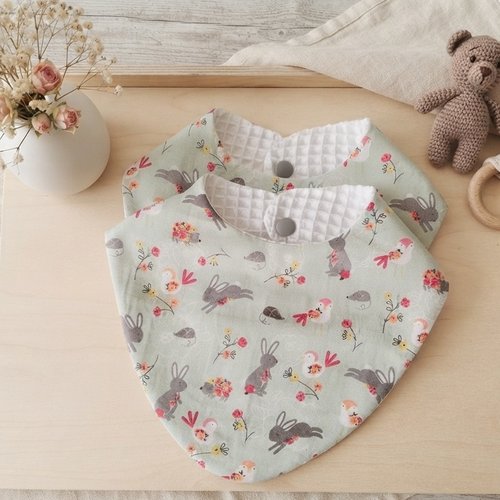 Lot de 2 bavoirs bandana coton vert et nid d'abeilles blanche