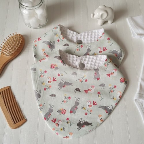 Lot de 2 bavoirs bébé coton vert et nid d'abeilles blanche