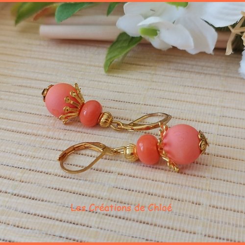 Boucles d'oreilles apprêts doré et perles en verre orange