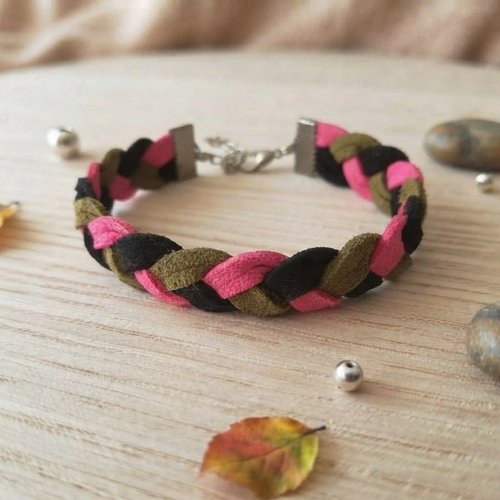 Bracelet suédine tressée tricolore