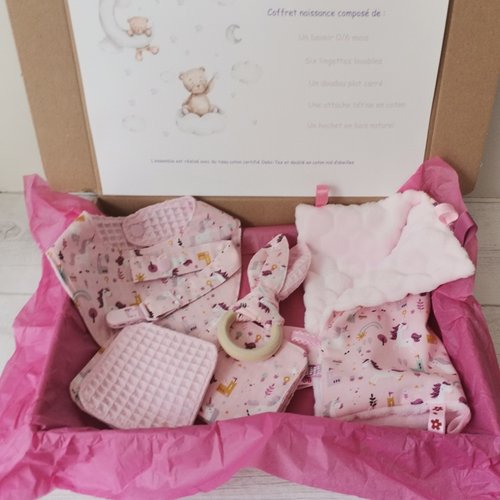 Coffret naissance/box naissance bavoir, doudou, hochet, attache tétine et 6 lingettes rose/licornes