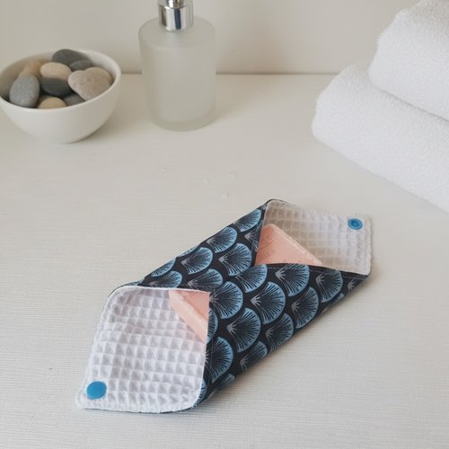 Pochette à savon tissus imprimé et doublée nid d'abeilles