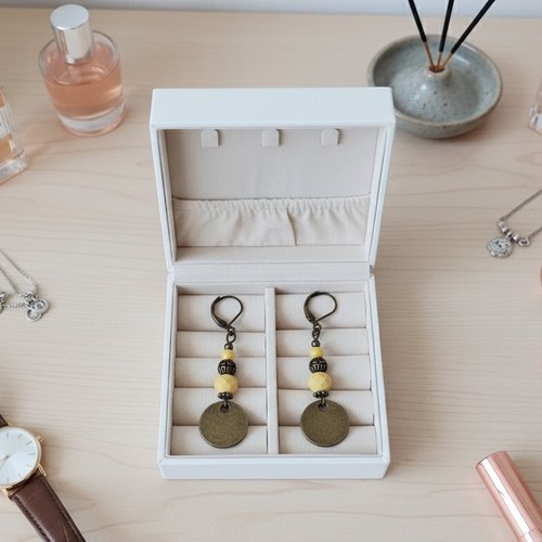 Boucles d'oreilles perles jaune et apprêts bronze