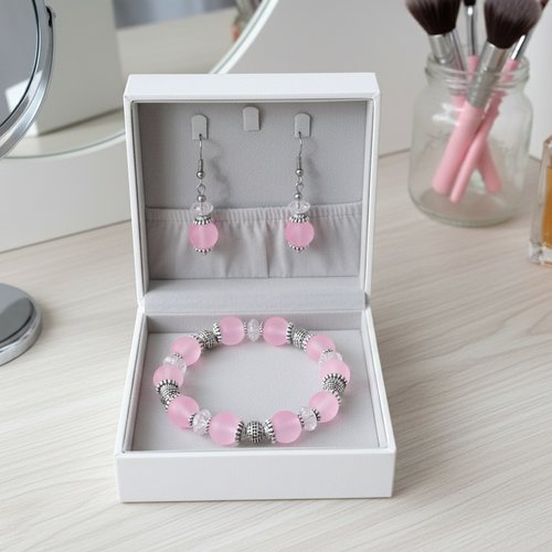 Parure bracelet et boucles d'oreilles assorties