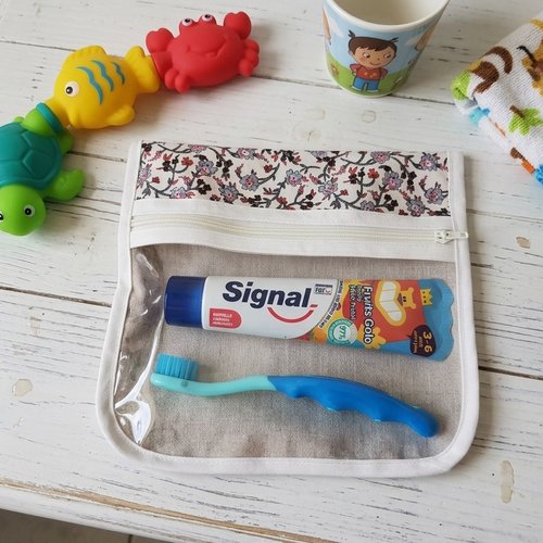 Pochette brosse à dent et dentifrice