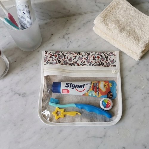 Pochette brosse à dent et dentifrice