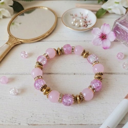 Bracelet fil élastique perles imitation jade et craquelé rose