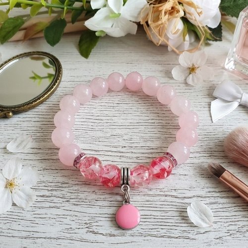 Bracelet fil élastique perles imitation jade rose et craquelé fuchsia
