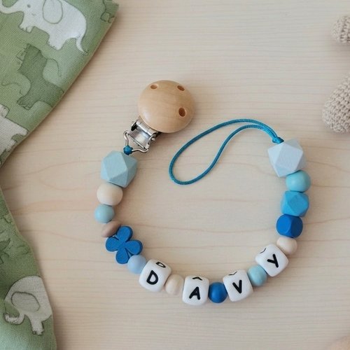 Attache tétine personnalisée perles bois et silicone