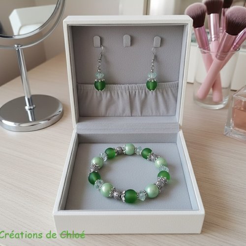 Parure bracelet et boucles d'oreilles assorties