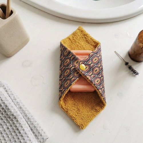 Pochette à savon tissus imprimé et doublée éponge