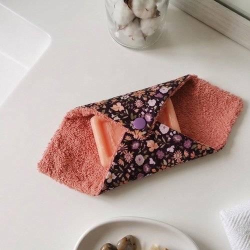 Pochette à savon tissus imprimé et doublée éponge