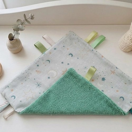 Doudou plat carré coton motifs étoiles