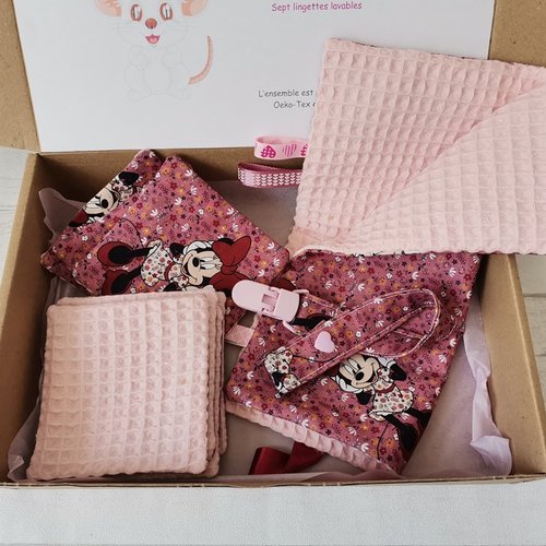 Coffret naissance/box naissance doudou, attache tétine et 7 lingettes