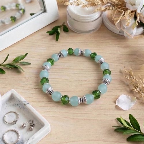 Bracelet fil élastique perles en verre vertes