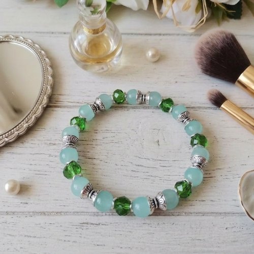 Bracelet fil élastique perles en verre vertes