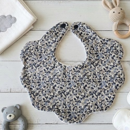 Bavoir naissance fleur coton imprimé et éponge