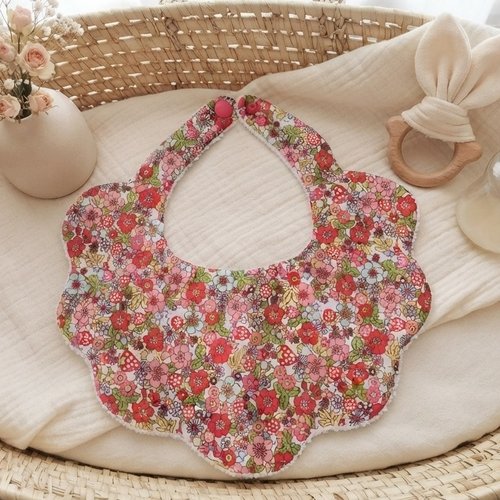 Bavoir bébé coton blanc imprimé fleurs et éponge blanche