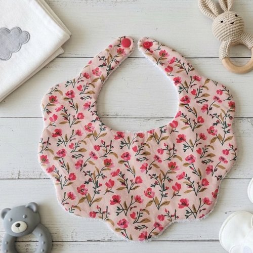 Bavoir bébé coton blanc imprimé fleurs et éponge blanche