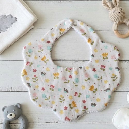 Bavoir bébé coton blanc imprimé fleurs et éponge blanche