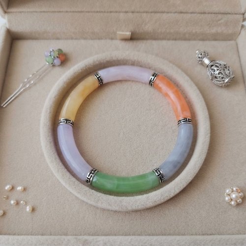 Bracelet perles tube incurvées
