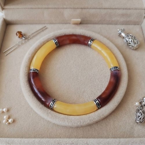 Bracelet perles tube incurvées