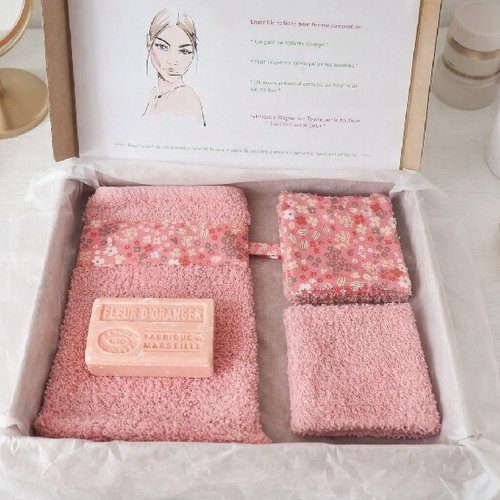 Box gant de toilette et 8 lingettes couleur saumon et rose