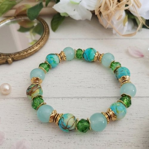 Bracelet perles en verre verte et apprêts dorés