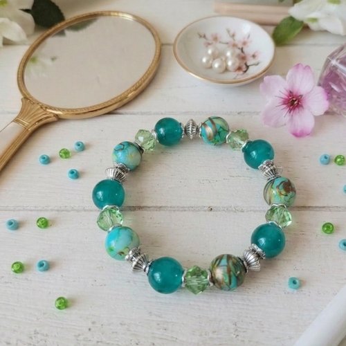 Bracelet perles en verre imitation jade et tréfilé
