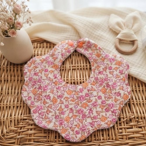 Bavoir naissance fleur coton imprimé et éponge