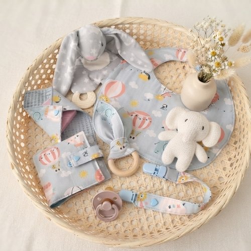 Coffret naissance tissus bleu motifs montgolfières