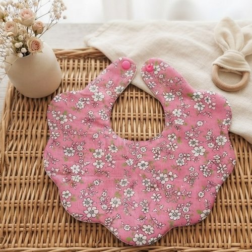 Bavoir naissance fleur coton imprimé et éponge