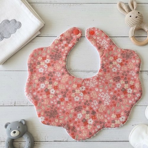 Bavoir naissance fleur coton imprimé et éponge