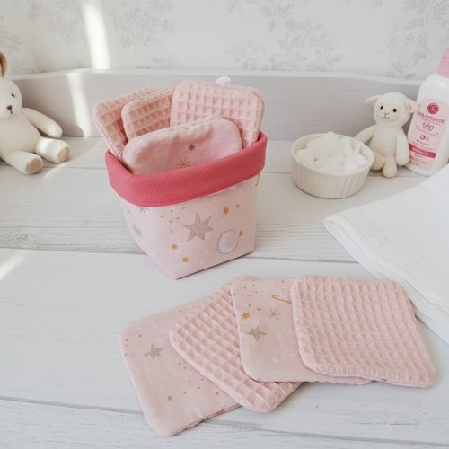 Lot de 8 lingettes bébé et son petit panier assorti