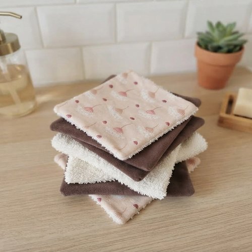 Lot de 8 lingettes démaquillantes coton imprimé et éponge