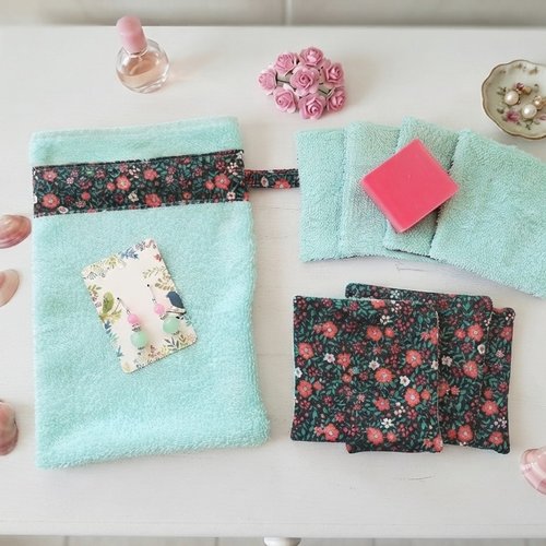 Box gant de toilette et 8 lingettes couleur vert
