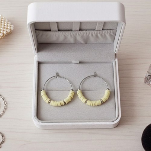 Boucles d'oreilles créoles acier inoxydable et perles heishi