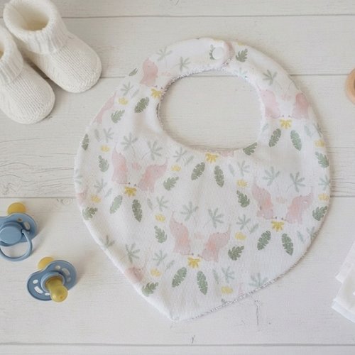 Bavoir bébé coton motif éléphants roses et éponge blanche
