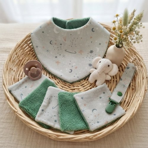 Ensemble naissance bavoir, attache tétine et 10 lingettes
